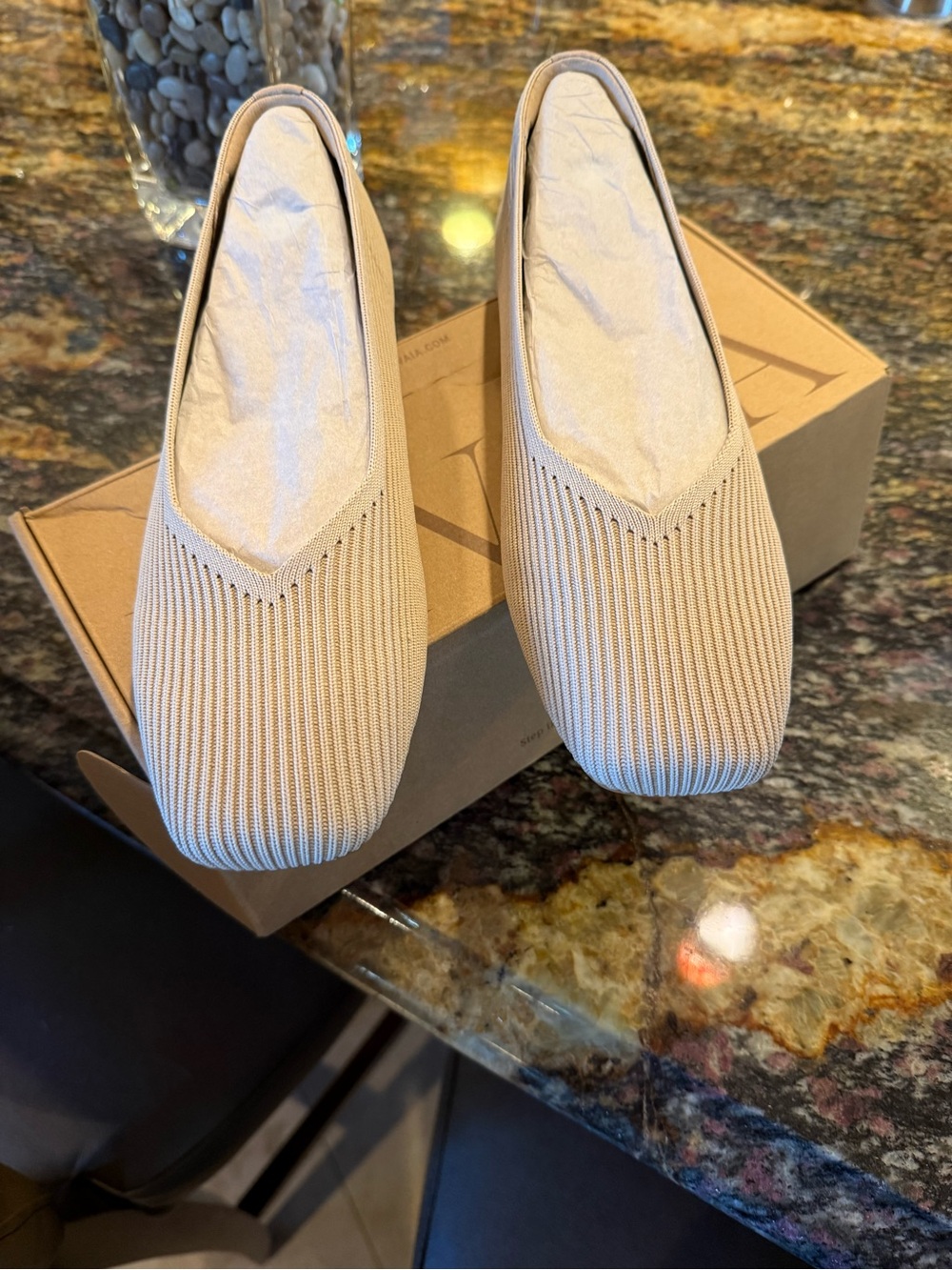 NWT VIVAIA Margot 2.0 Almond Knit Flats Size 9.5 / EU 41 | New in Box